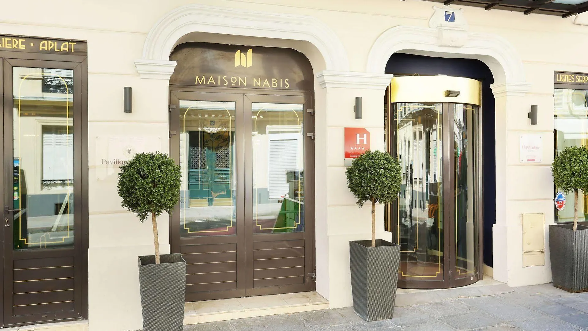 Hotel Maison Nabis By Happyculture 4*